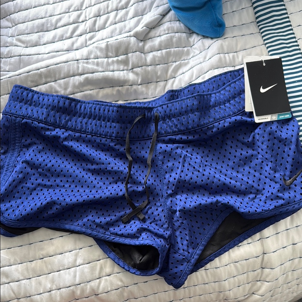 Nike Women’s NWT Reversible Black and Blue Athletic Shorts
